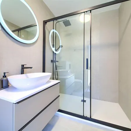 Villa Astrum With Heated Indoor And Outdoor Pool, Jacuzzi And Sauna