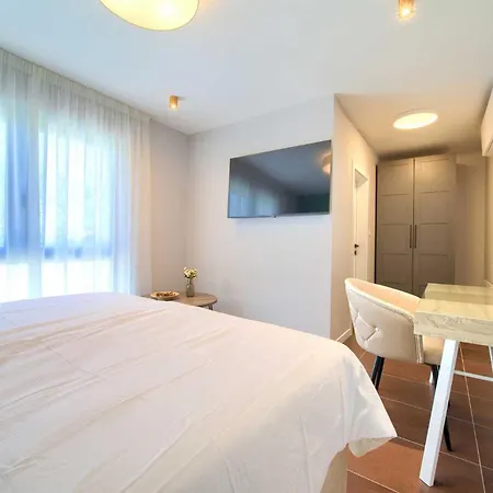Astrum With Heated Indoor And Outdoor Pool, Jacuzzi And Sauna Villa *