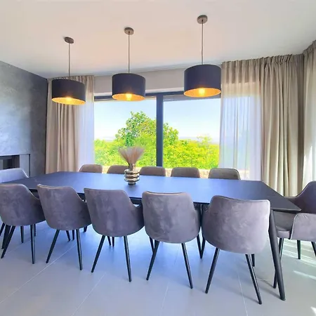 Astrum With Heated Indoor And Outdoor Pool, Jacuzzi And Sauna Villa