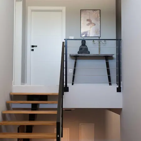 Astrum With Heated Indoor And Outdoor Pool, Jacuzzi And Sauna *