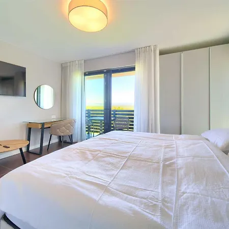 빌라 Astrum With Heated Indoor And Outdoor Pool, Jacuzzi And Sauna Vrh (Krk)