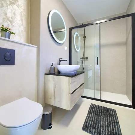 빌라 Astrum With Heated Indoor And Outdoor Pool, Jacuzzi And Sauna Vrh (Krk)
