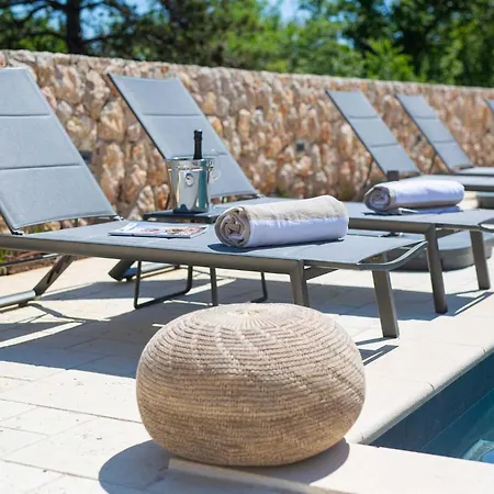 Astrum With Heated Indoor And Outdoor Pool, Jacuzzi And Sauna *