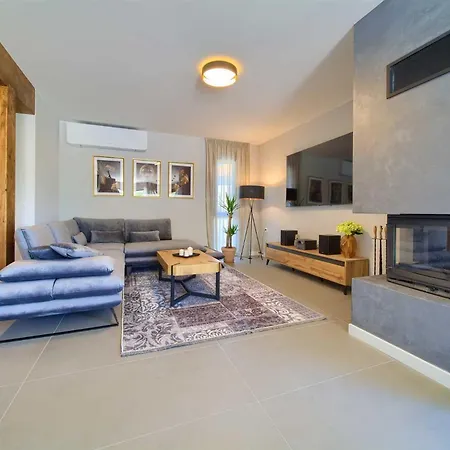 빌라 Astrum With Heated Indoor And Outdoor Pool, Jacuzzi And Sauna *