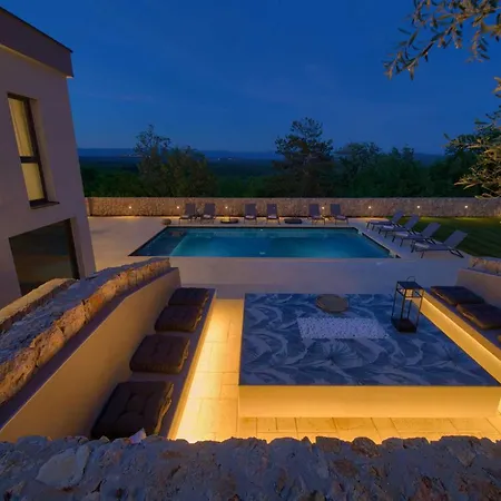 Astrum With Heated Indoor And Outdoor Pool, Jacuzzi And Sauna Vrh (Krk)