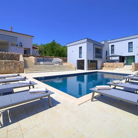 빌라 Astrum With Heated Indoor And Outdoor Pool, Jacuzzi And Sauna Vrh (Krk)