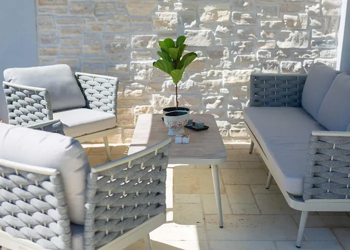 Astrum With Heated Indoor And Outdoor Pool, Jacuzzi And Sauna *