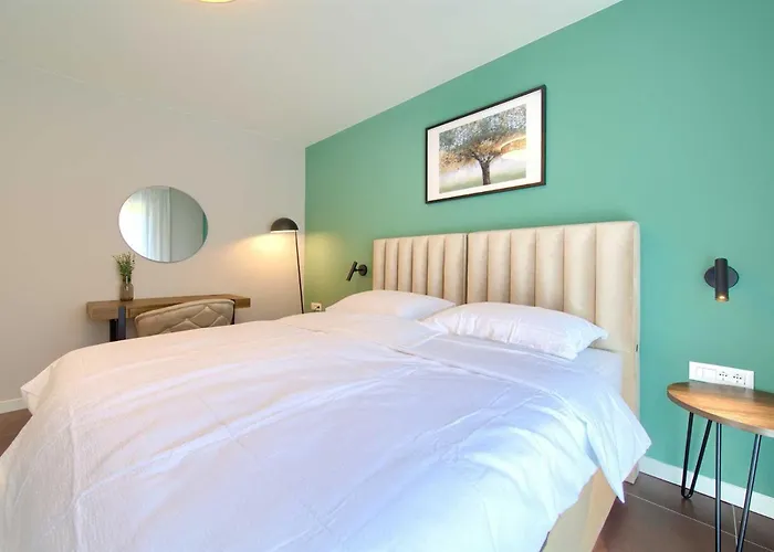 Astrum With Heated Indoor And Outdoor Pool, Jacuzzi And Sauna Villa