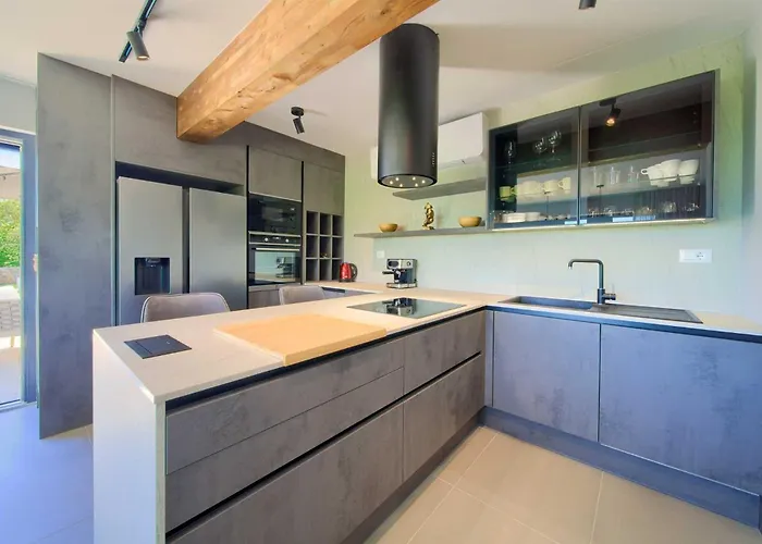 Astrum With Heated Indoor And Outdoor Pool, Jacuzzi And Sauna Villa Vrh (Krk)