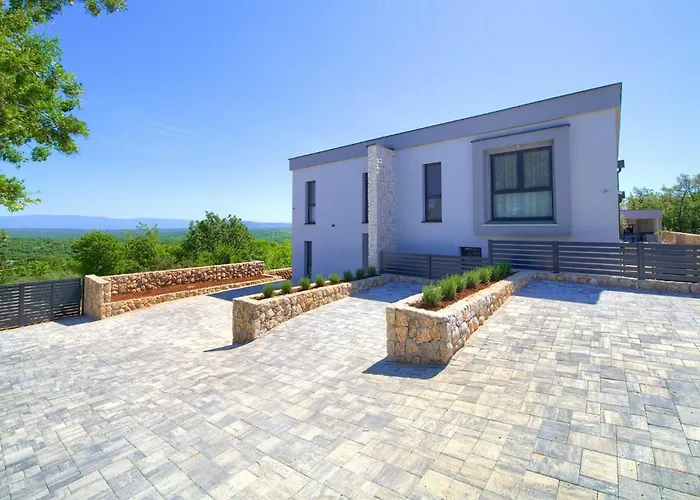 Astrum With Heated Indoor And Outdoor Pool, Jacuzzi And Sauna Vrh (Krk)