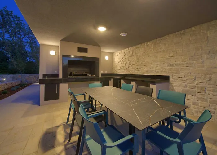 Astrum With Heated Indoor And Outdoor Pool, Jacuzzi And Sauna Villa Vrh (Krk)