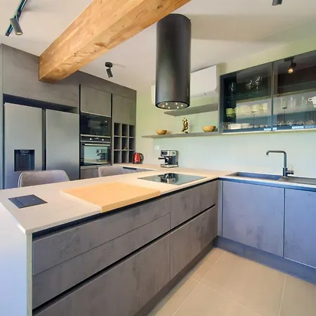 Astrum With Heated Indoor And Outdoor Pool, Jacuzzi And Sauna Vila Vrh (Krk)