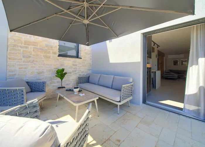 빌라 Astrum With Heated Indoor And Outdoor Pool, Jacuzzi And Sauna