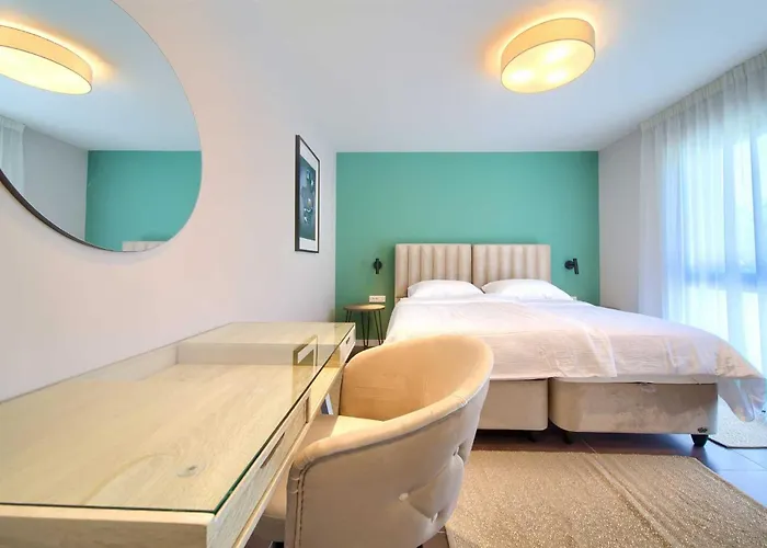 빌라 Astrum With Heated Indoor And Outdoor Pool, Jacuzzi And Sauna *