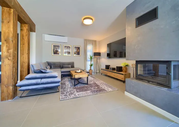 빌라 Astrum With Heated Indoor And Outdoor Pool, Jacuzzi And Sauna *