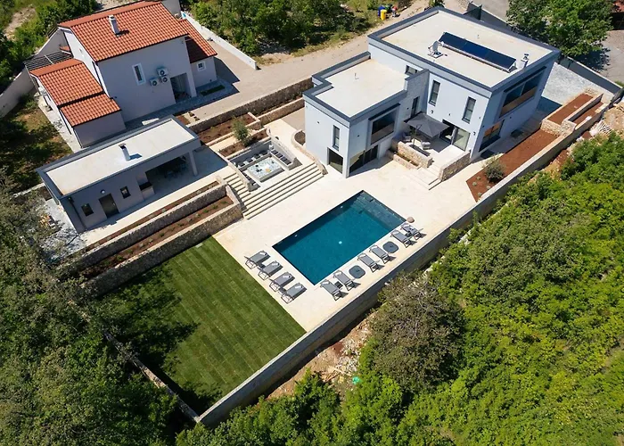빌라 Astrum With Heated Indoor And Outdoor Pool, Jacuzzi And Sauna Vrh (Krk)